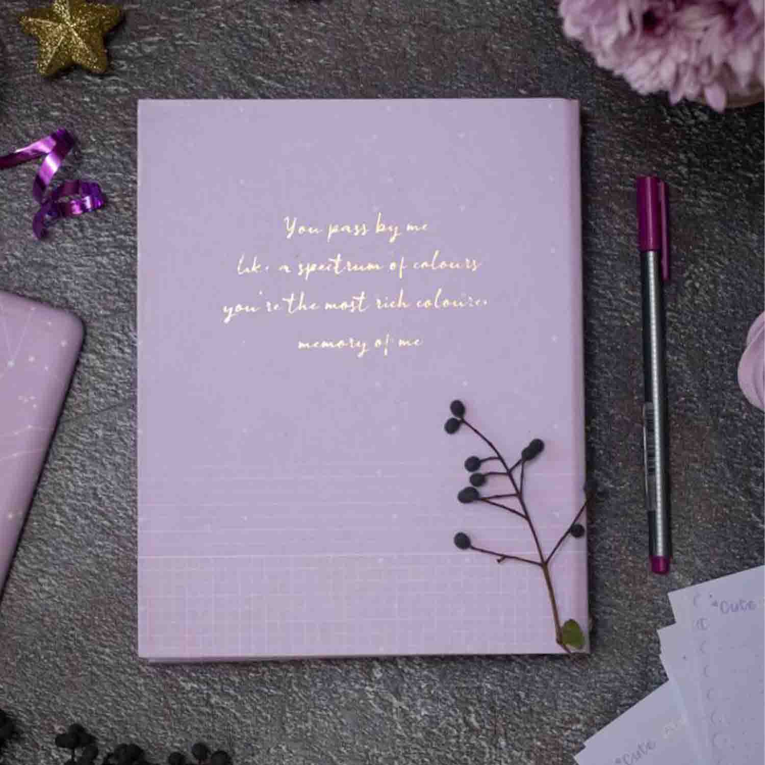 دفترکلاسوری20حلقه100برگ قفل فلز(کاغذ رنگی)برگ سری کیوت پالت کد71508